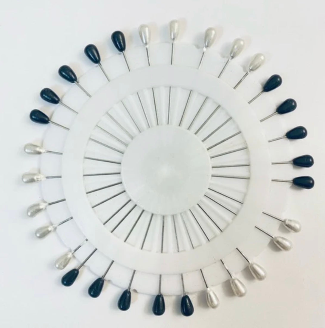 Hijab Pin Wheel in Black and White