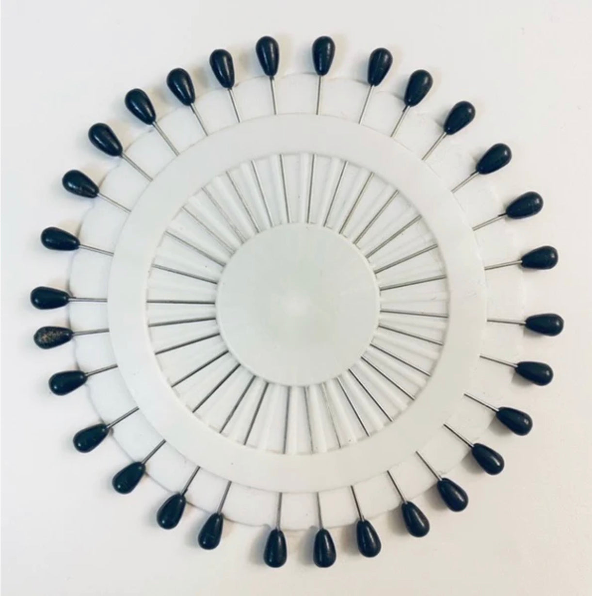Hijab Pin Wheel in Black