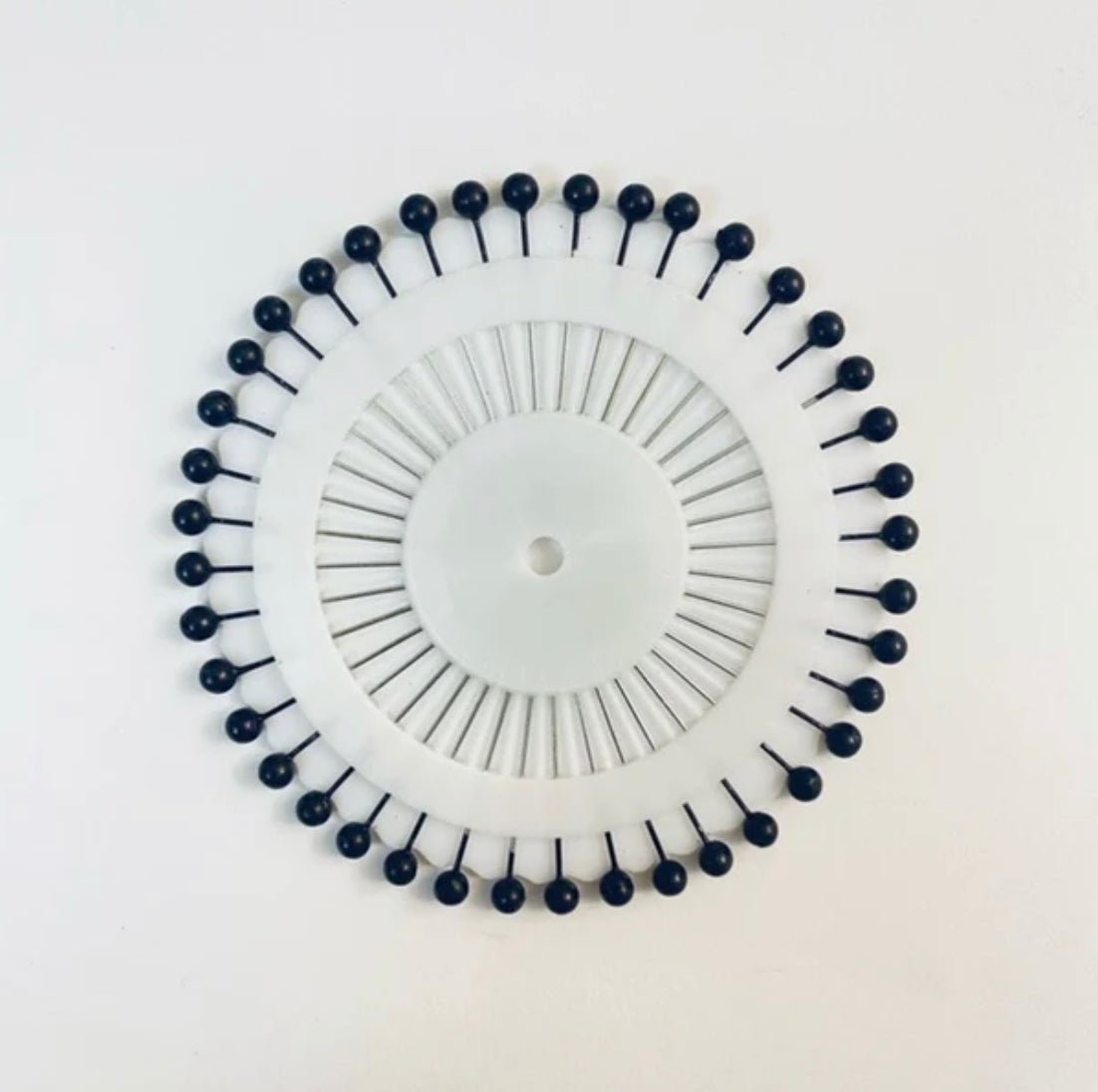 Hijab Pin Wheel in Black