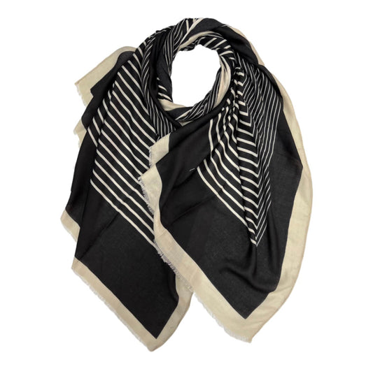 Black Big Maze Printed Hijab