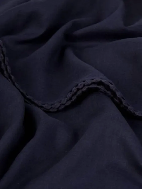 The Indian Kengri Lace Scarf in Navy